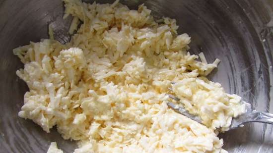 Dolci sottili di grano e mais a base di formaggio fuso