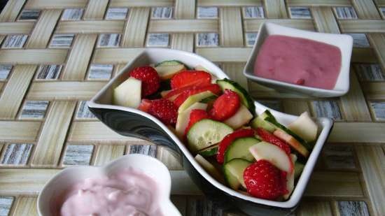 Fruit and vegetable salad with two dressings