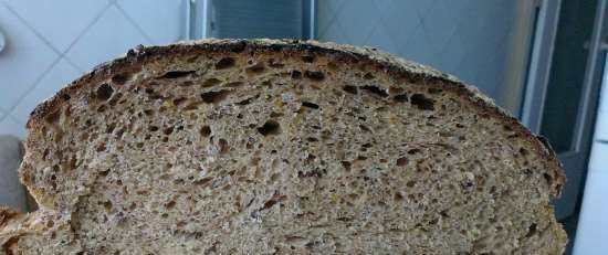 Chleb żytnio-pszenno-kukurydziany na płynnych drożdżach
