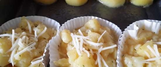 Patatas con huevos de codorniz al horno.
