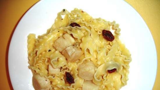 Pasta with scallops and sun-dried tomatoes