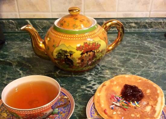Piatti per bere il tè (servizi da tè e caffè, samovar)