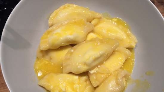 صلصة كريمة وبرتقالية للزلابية بالجبن القريش