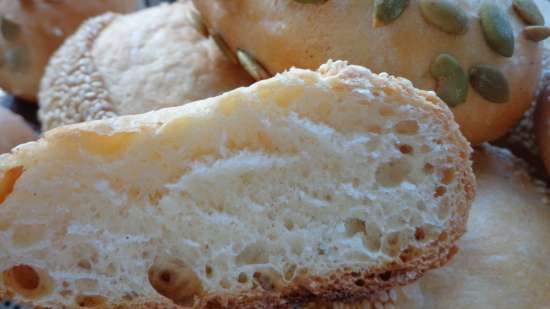 Bolyhos kenyér vágással