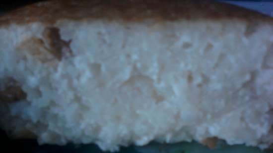 Budino di riso con albicocche secche in una macchina per il pane