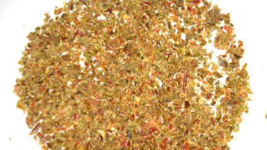 A mixture of peppers dried in the Belomo electric dryer (flakes and pieces)