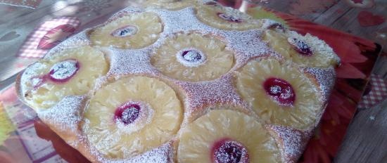 Pie Pyshka met fruit op kefir