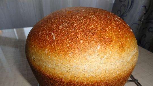 خبز القمح المخمر مع دقيق الحنطة