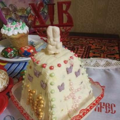 Popovskaya kwark Pasen op gekookte dooiers