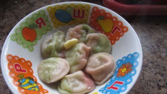Dumplings (dumplings, ravioli, noedels) van gekleurd deeg (masterclass)