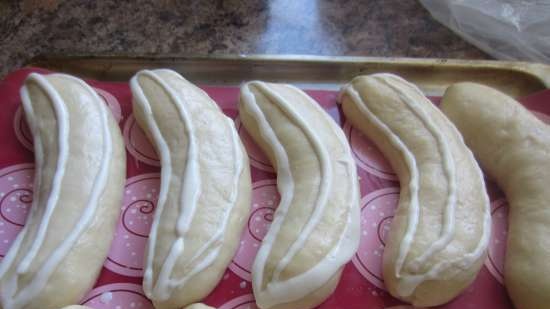 Banán zsemlék túrós töltelékkel a Svetlana Metax receptje szerint