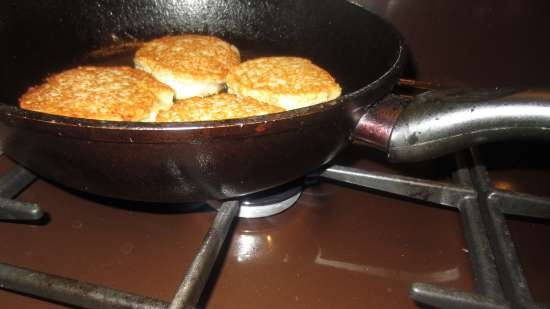 Master class di frittelle bielorusse (frittelle di patate con carne)