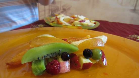 Postre de frutas y bayas Construimos una casa juntos: comida de verano para niños