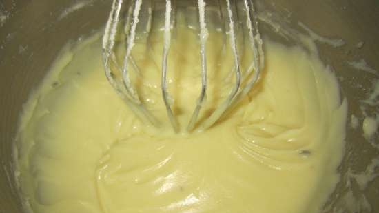 Postre de crema agria burfi (o crema o capa de pastel)
