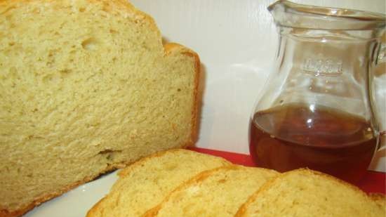 Tejszínes kenyér sajttal és kukoricaliszttel (kenyérkészítő)