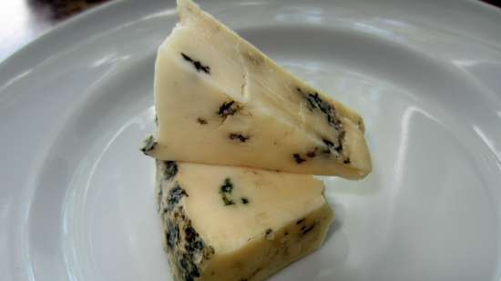 Millefeuil fagylalt kék sajttal és őszibarack tartárral