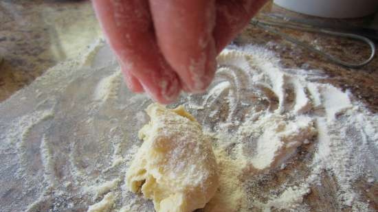 Levendula ízű tejfölös tészta cukros sütik