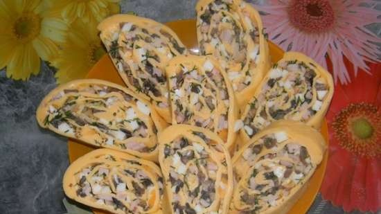 Cheese roll with ham and mushrooms
