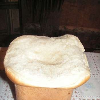 Szybki chleb z kaszą manną w wypiekaczu do chleba