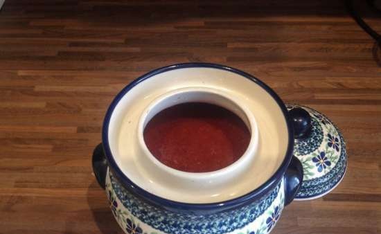Likier truskawkowy Xu Xu w blenderze do zup Endever Skyline