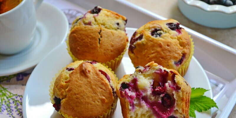 Muffins with currants (+ video)