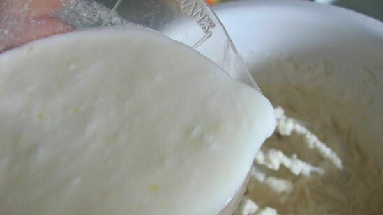 Truskawkowa muffinka jogurtowa