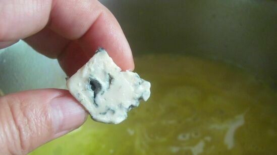 מרק דלעת שמנת עם גבינה כחולה