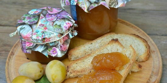Plum marmalade with pectin in a jar