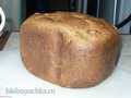 Brood met kennabushki (snel tarwe-roggebrood op gefermenteerde gebakken melk met knapperige zemelen)
