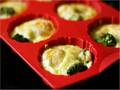 Huevos al horno con brócoli y queso