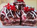 Brownie with cottage cheese and red currant