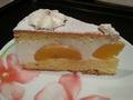 Creamy peach cake