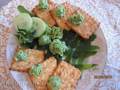 Avocado dip with green peas and herbs