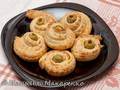 Snail puffs with olives