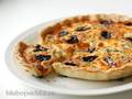 Quiche with pumpkin, marmalade and blue cheese