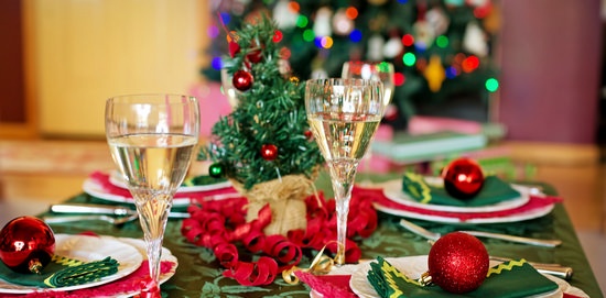 Jak spotykać się z gośćmi i urządzać świąteczne biesiady