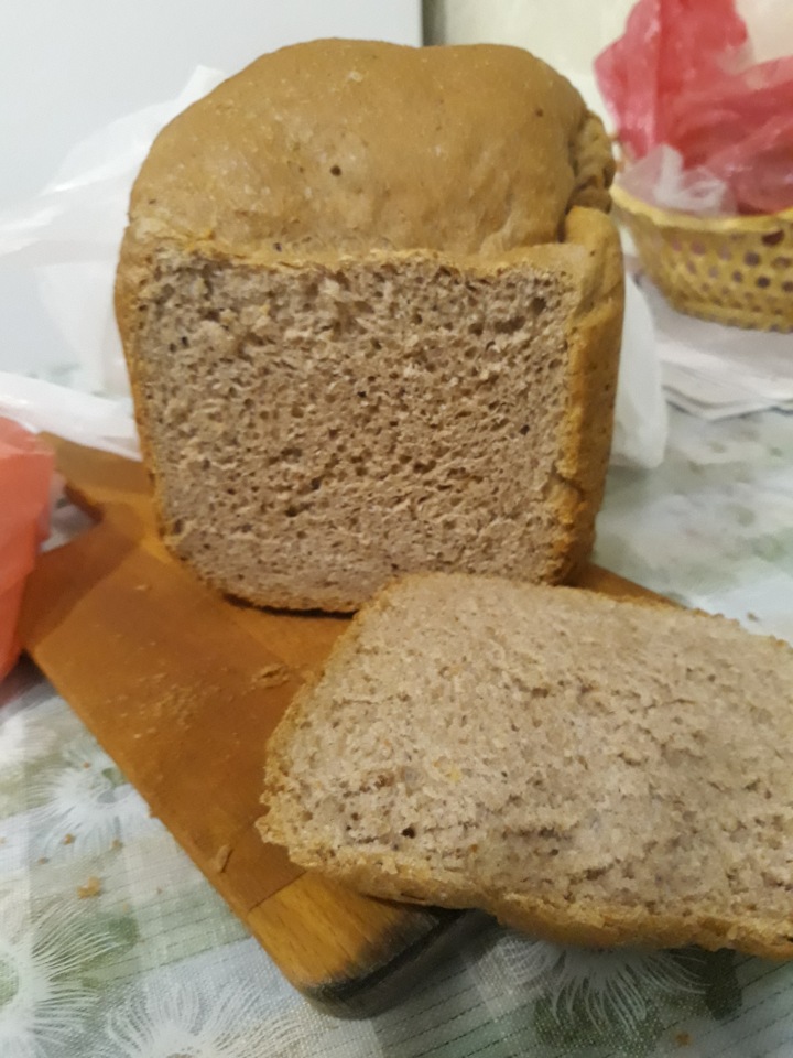 Pełnoziarnisty Chleb Orzechowy (Wypiekacz do Chleba)