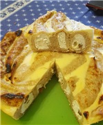 Pancake pie with cottage cheese, bananas and raisins
