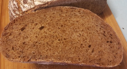 خبز الكاسترد بالقمح الجاودار
