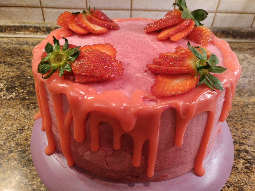 Sponge cake Strawberry in love