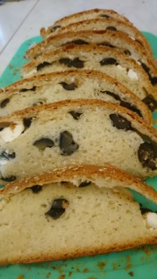 Greek bread with feta and olives (oven)