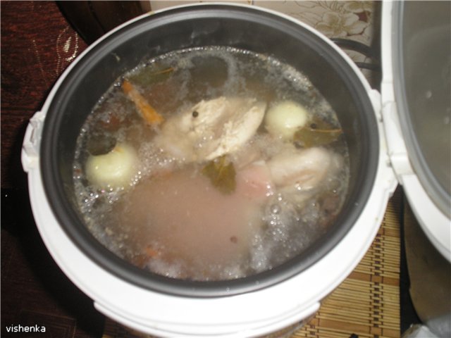 Jellied meat (jelly) in a slow cooker