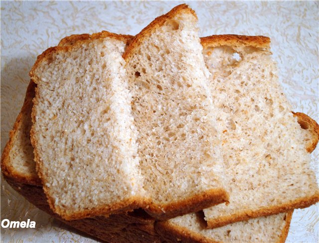 Chleb pszenny z ziarnami jęczmienia i twarożkiem