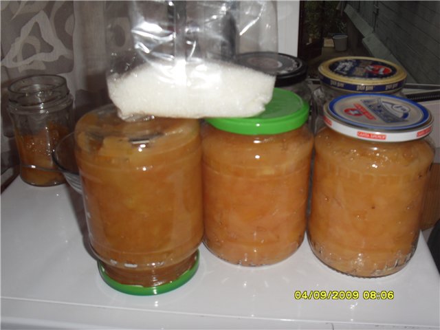 Fruit (vegetable) puree or jam in the microwave