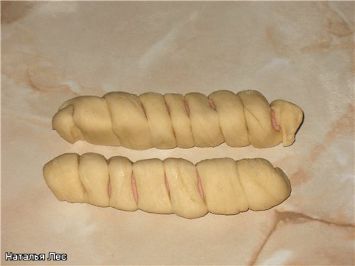 Spirals (sausage in dough)
