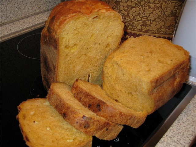 Cibulový chléb se sýrem v pekárně