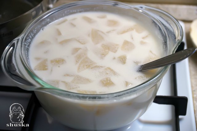 מרק קרמי עם אגסים ופסטה (Zupa gruszkowa z makaronem)