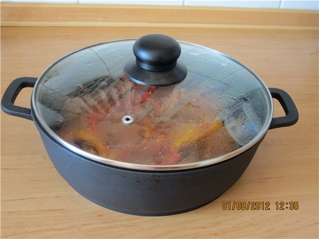 Cooking utensils (pots, pans, lids)