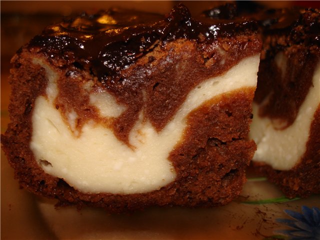 Brownie csokoládé-túrós sütemények