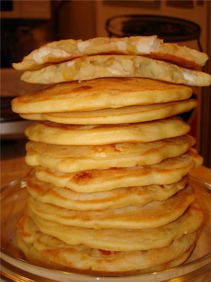 Corn pancakes with feta